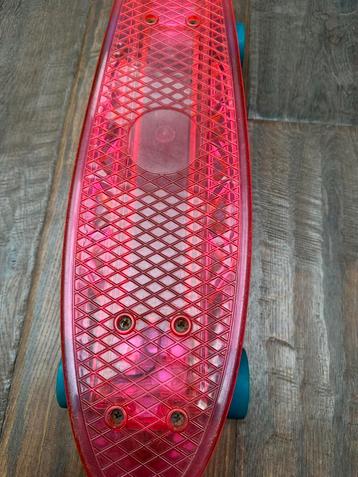 Roze Skateboard / Pennyboard beschikbaar voor biedingen