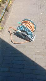 Tuinslang  30 m slang met bevestiging aan muur, Ophalen of Verzenden, Zo goed als nieuw, Tuinslang