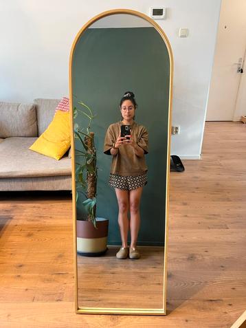 Modern Standing Mirror beschikbaar voor biedingen