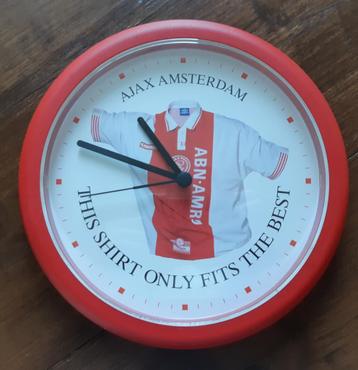 Oude Ajax Klok 1990 beschikbaar voor biedingen