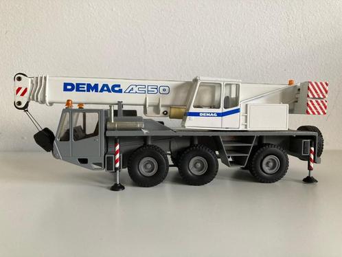 Nieuw schaalmodel Demag city kraan AC50, Hobby en Vrije tijd, Modelauto's | 1:50, Nieuw, Overige typen, Conrad, Ophalen of Verzenden