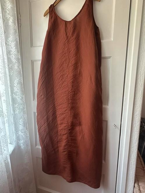 Maxi lange bruine linnen jurk met zakken COS maat L 40 42, Kleding | Dames, Jurken, Zo goed als nieuw, Maat 42/44 (L), Bruin, Onder de knie