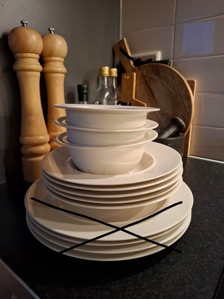 Alessi La Bella Tavola Ettore Sottsass diepe borden 1993, Ophalen of Verzenden, Zo goed als nieuw, Effen, Porselein