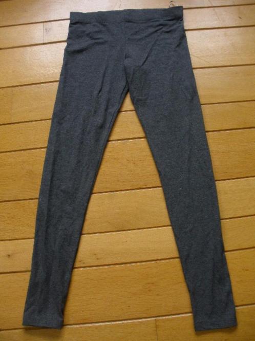 H&M legging grijs maat XS, Kleding | Dames, Broeken en Pantalons, Zo goed als nieuw, Maat 34 (XS) of kleiner, Grijs, Lang, Ophalen of Verzenden