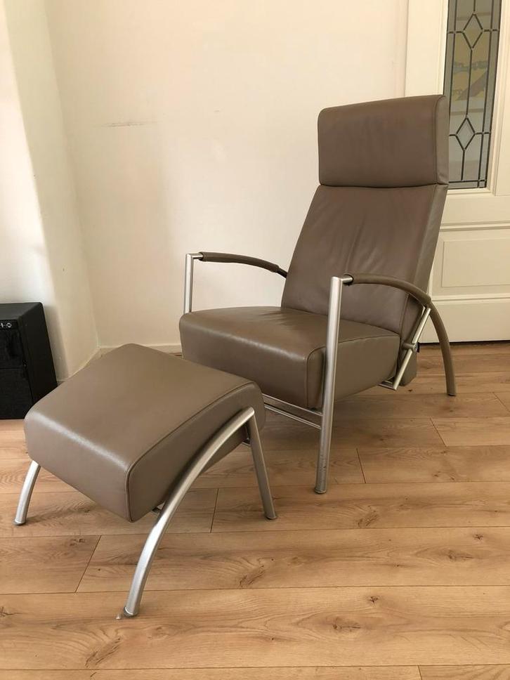 HARVINK Fauteuil DE CLUB RELAX+HOCKER IZGT., Huis en Inrichting, Fauteuils, Zo goed als nieuw, Leer, Metaal, 50 tot 75 cm, 75 tot 100 cm