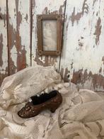 Oud schoentje met borsteltje, Ophalen of Verzenden