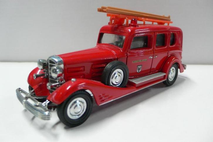 cadillac v16  feuerwehr aarau - matchbox yesteryear  1/43, Hobby en Vrije tijd, Modelauto's | 1:43, Nieuw, Auto, Matchbox, Verzenden