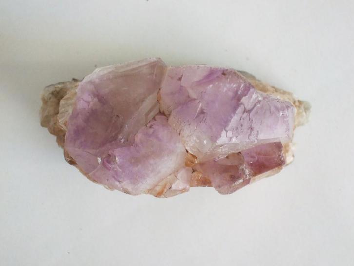 amethist mooie ruwe edelsteen, Sieraden, Tassen en Uiterlijk, Edelstenen, Zo goed als nieuw, Ophalen of Verzenden