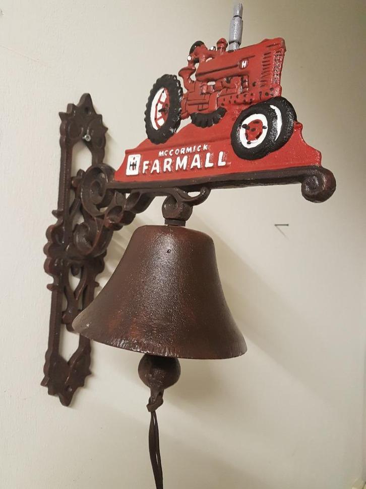 Mc Cormick Farmall tractor bel gietijzer deurbel wanddeco, Verzamelen, Merken en Reclamevoorwerpen, Nieuw, Reclamebord, Ophalen of Verzenden