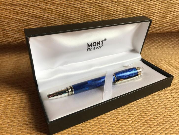 MONT BLANC STARWALKER PLATINUM LINE MYSTIC BLUE NIEUW IN BOX, Verzamelen, Pennenverzamelingen, Nieuw, Balpen, Overige merken, Met doosje