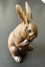 Grote Netsuke van een Haas Sandelwood met onyx oogjes Japan, Ophalen of Verzenden, Nieuw, Wild dier, Beeldje of Figuurtje