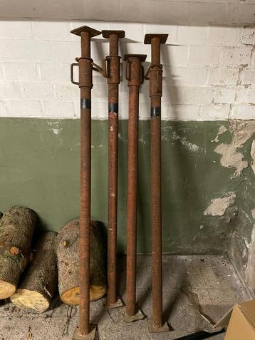 4x uitschuifbare stalen stutten beschikbaar voor biedingen