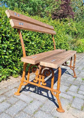 Zware tuinbank gietijzeren zijkanten 120 cm breed. beschikbaar voor biedingen