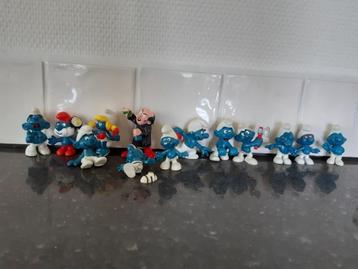 11  verschillende smurfen met smurfin en gargamel is 13 beschikbaar voor biedingen