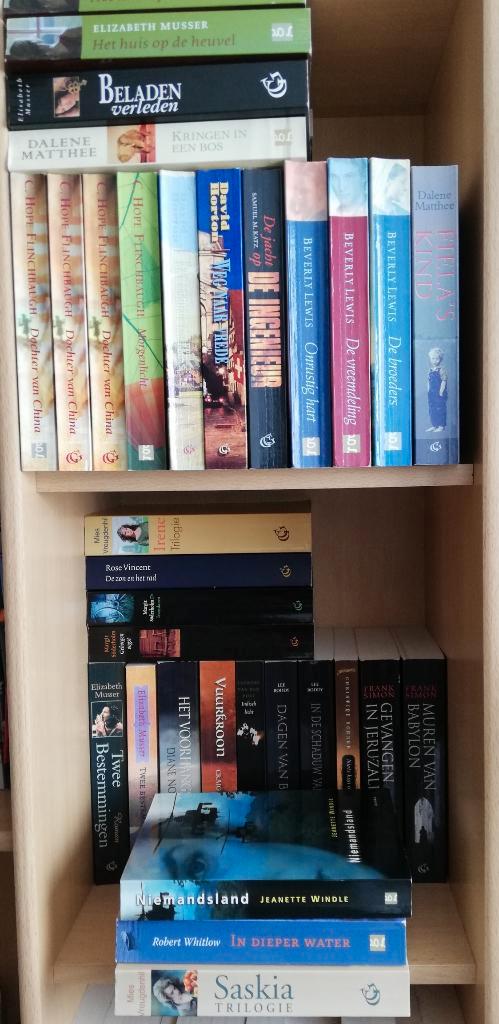 Heel veel romans uitgegeven door de Groot, Boeken, Romans, Gelezen, Ophalen of Verzenden