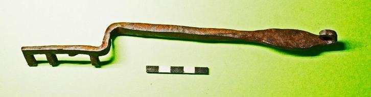 Sleutel - 11e-12e eeuw - Kruistochten - Bodemvondst, Antiek en Kunst, Antiek | Gereedschap en Instrumenten, Ophalen of Verzenden