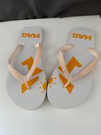 Teenslippers Mag maat 43/44, Kleding | Dames, Schoenen, Overige kleuren, Nieuw, Mag, Ophalen