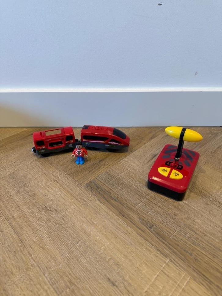 ZGAN rood Playtive passagiers trein houten trein remote set, Kinderen en Baby's, Speelgoed | Houten speelgoed, Zo goed als nieuw