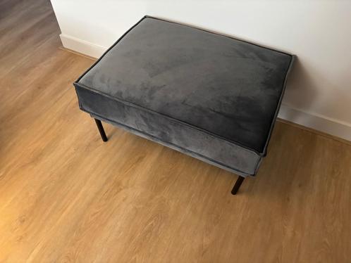 Hocker Sissy Boy grijs. Nieuw, Huis en Inrichting, Fauteuils, Zo goed als nieuw, Stof, 50 tot 75 cm, Minder dan 75 cm, Ophalen