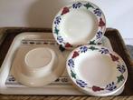 Boerenbont Maastricht (Soepbord /Pasta met rode stempel), Antiek en Kunst, Antiek | Servies los, Ophalen of Verzenden