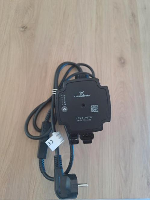 Grundfos UPM3 auto  vloerverwarmingspomp / circulatiepomp, Doe-het-zelf en Verbouw, Verwarming en Radiatoren, Zo goed als nieuw