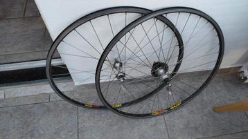 Campagnolo record Mavic race fiets vintage wielen beschikbaar voor biedingen