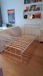Wit metalen meisjesbed 90x200 (met lattenbodem), Ophalen, Zo goed als nieuw, Eenpersoons, 200 cm