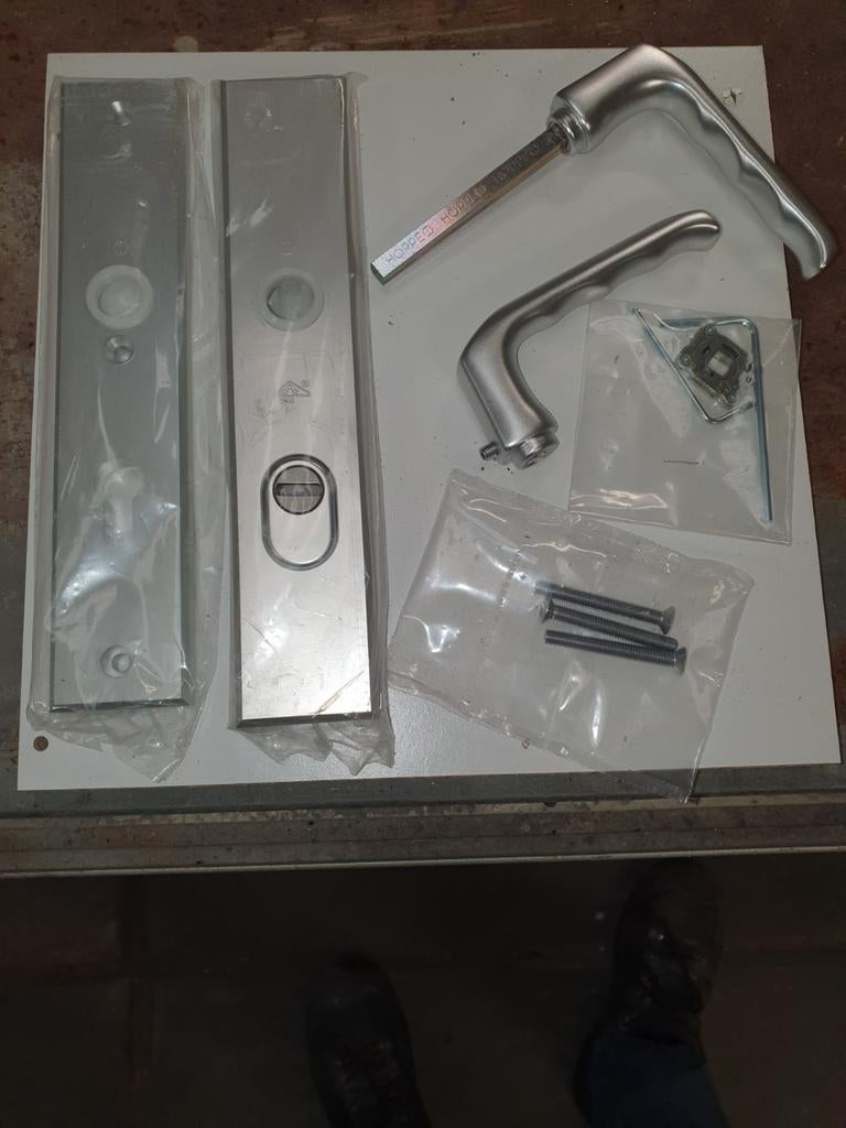 Hoppe VH-langschild PC72 DD40mm incl. deurkrukken, Doe-het-zelf en Verbouw, Hang- en Sluitwerk, Ophalen, Nieuw, Klink of Kruk