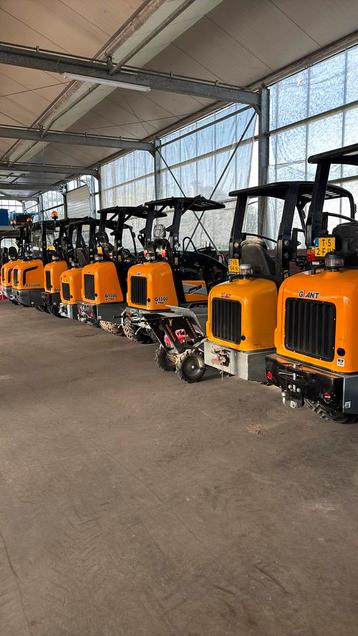 Giant shovels alblasinterntransport beschikbaar voor biedingen
