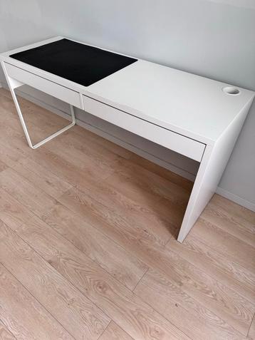 Witte Bureau - 142x50x76 cm beschikbaar voor biedingen