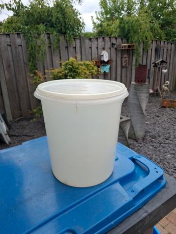 Wasemmer tupperware  beschikbaar voor biedingen