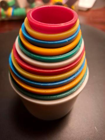 Stapeltoren plastic jaren '80 12 delig beschikbaar voor biedingen