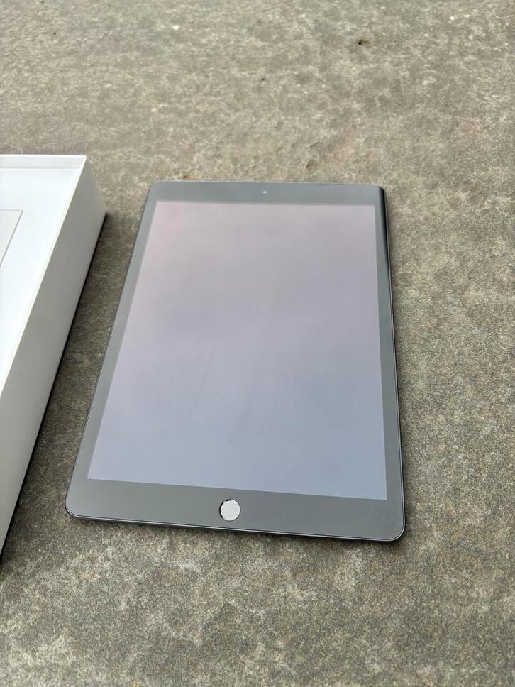 Apple iPad 8e gen. Wifi - 32GB - Space Grey, Computers en Software, Apple iPads, Zo goed als nieuw, Apple iPad, Wi-Fi, 10 inch