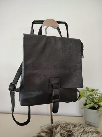 Stoere zwarte 2 in 1 schouder/rug tas beschikbaar voor biedingen