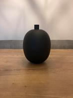 Zwarte bolle vaas, Minder dan 50 cm, Overige materialen, Gebruikt, Ophalen of Verzenden