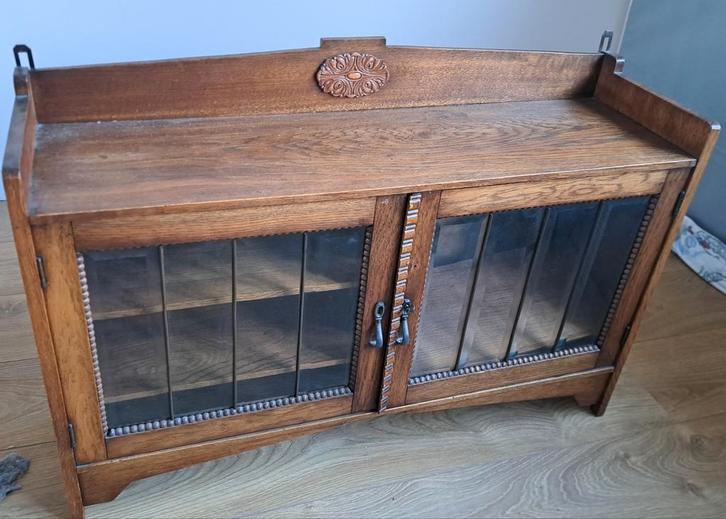 Klein Antiek Houten Kastje met Glas, Antiek en Kunst, Antiek | Meubels | Kasten, Ophalen