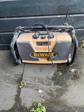 Dewalt Bouwradio - Robuust en Betrouwbaar beschikbaar voor biedingen