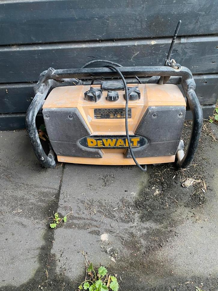 Dewalt Bouwradio - Robuust en Betrouwbaar, Audio, Tv en Foto, Radio's, Gebruikt, Bouwradio, Ophalen of Verzenden