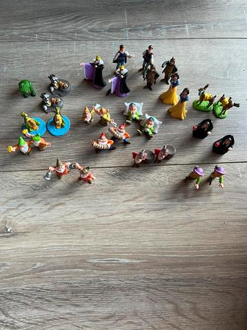 Sneeuwwitje en de 7 dwergen figuren beschikbaar voor biedingen