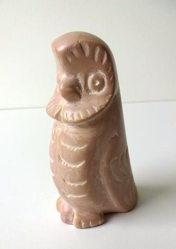 Marmer beeld van uil beige met bewerkt oppervlak 9153-d beschikbaar voor biedingen