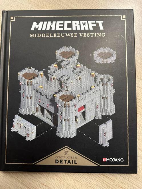 Minecraft/ Middeleeuwse vesting, Boeken, Overige Boeken, Zo goed als nieuw, Ophalen of Verzenden