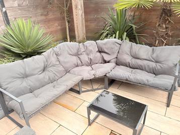 Loungeset - Zo goed als nieuw beschikbaar voor biedingen