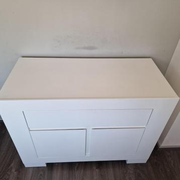 Complete babykamer 4delig.Zo goed als nieuw incl handleiding beschikbaar voor biedingen