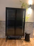 Woood vitrinekast, servieskast metaal van €419,-, Huis en Inrichting, Kasten | Buffetkasten, Ophalen, 50 tot 100 cm, Tijdloos