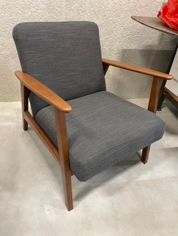 Stijlvolle vintage fauteuil – karakter, comfort en klasse beschikbaar voor biedingen