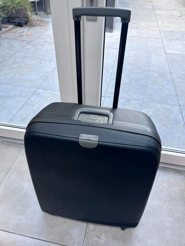 TRAVEL LINE ZWARTE HARD KUNSTSTOF REISKOFFER 4 WIELEN KOFFER, Sieraden, Tassen en Uiterlijk, Koffers, Zo goed als nieuw, Hard kunststof