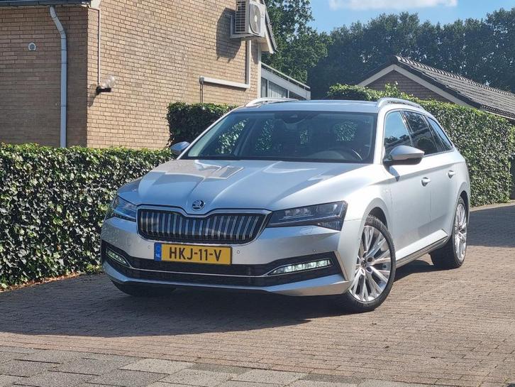 Skoda Superb 1.4 TSI iV Phev 218pk Laurin & Klement 73.238km, Auto's, Skoda, Bedrijf, Te koop, Superb, 360° camera, ABS, Achteruitrijcamera