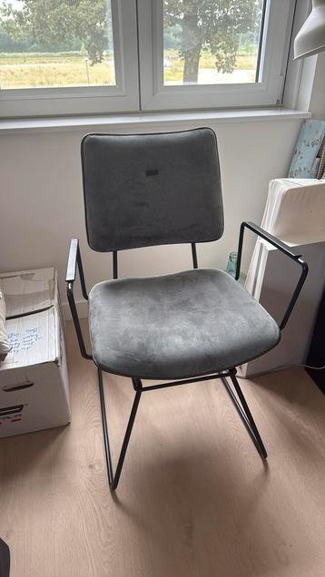 Xooon eettafel stoel beschikbaar voor biedingen