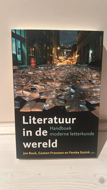 Literatuur in de wereld beschikbaar voor biedingen
