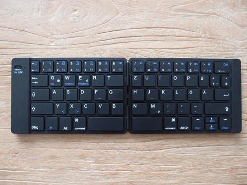 Draadloos opvouwbaar bluetooth toetsenbord - QWERTZ, Computers en Software, Toetsenborden, Nieuw, Overige indelingen, Draadloos